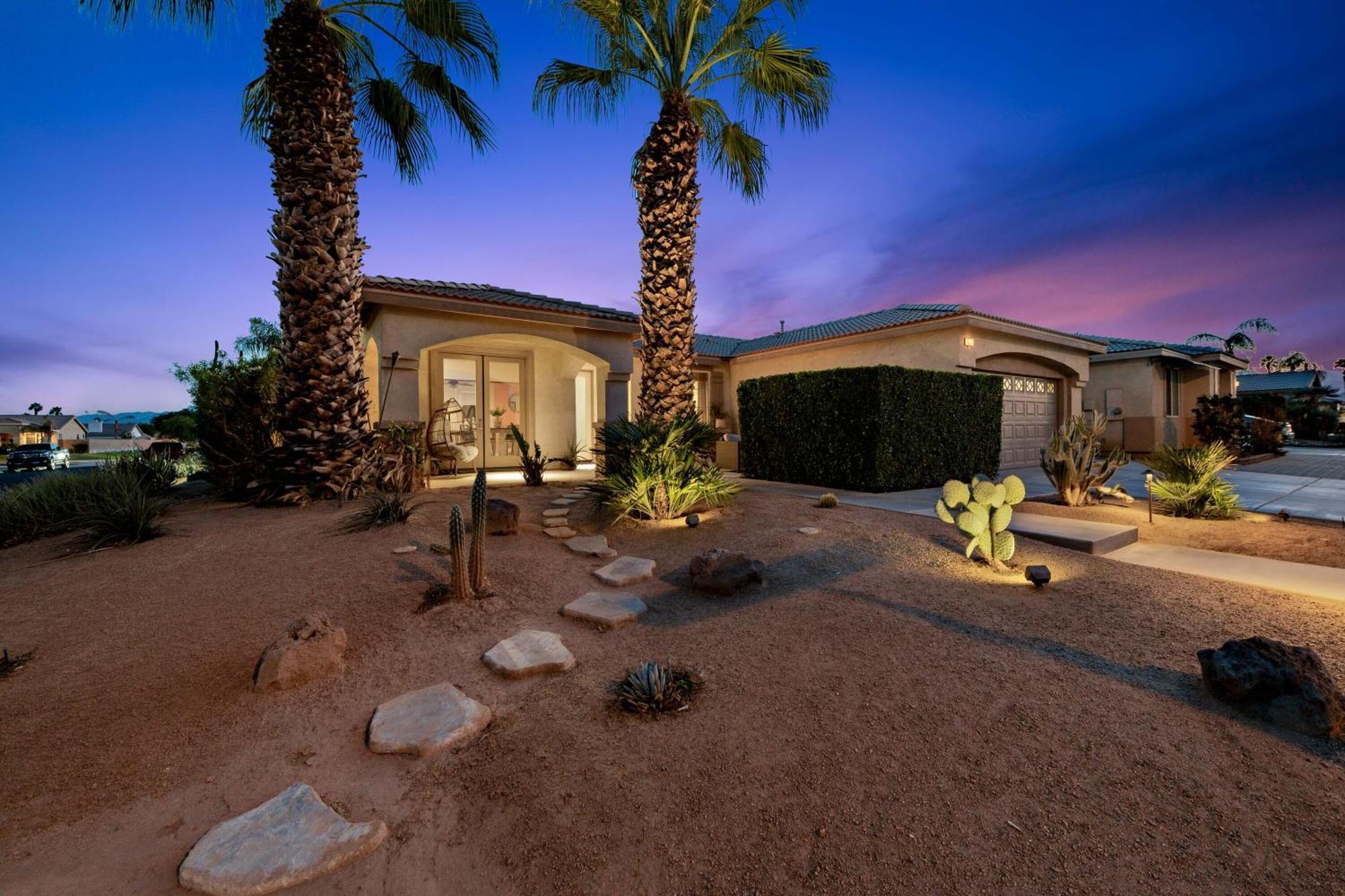 Casa Desert Muse With Heated Pool Spa Firepit Mini Golf And Games Indio Kültér fotó